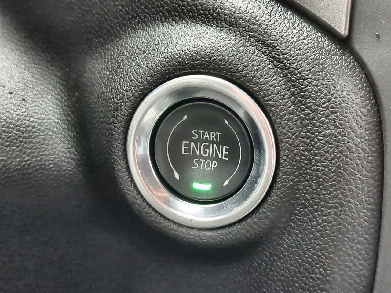 New 2025 Summit White GMC Pro image 16