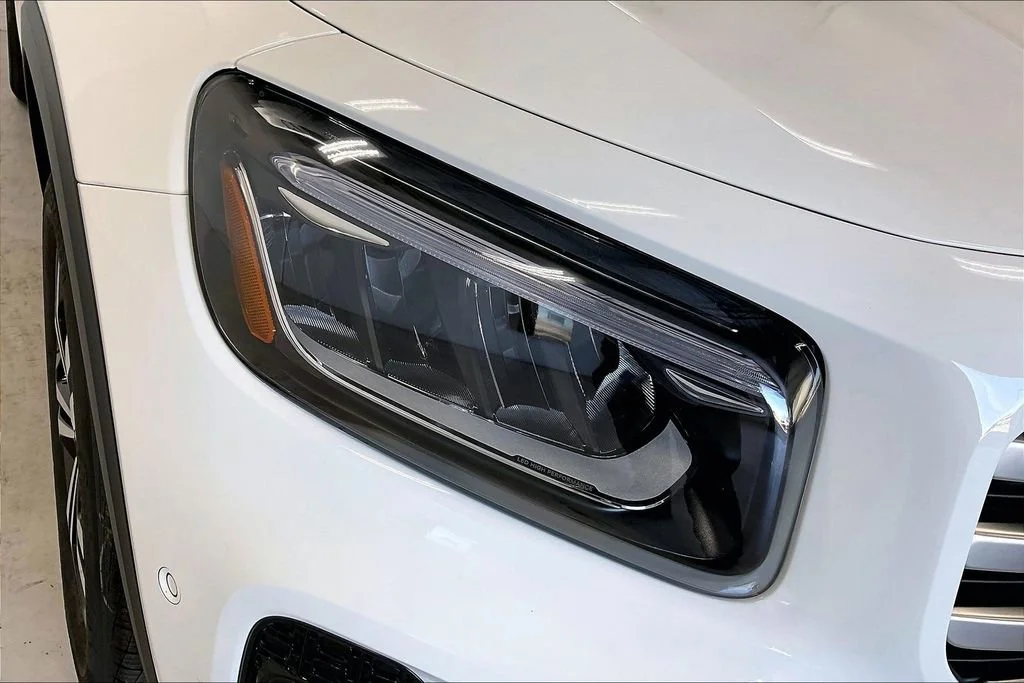 New 2026 Polar White Mercedes-Benz GLB 250 image 25