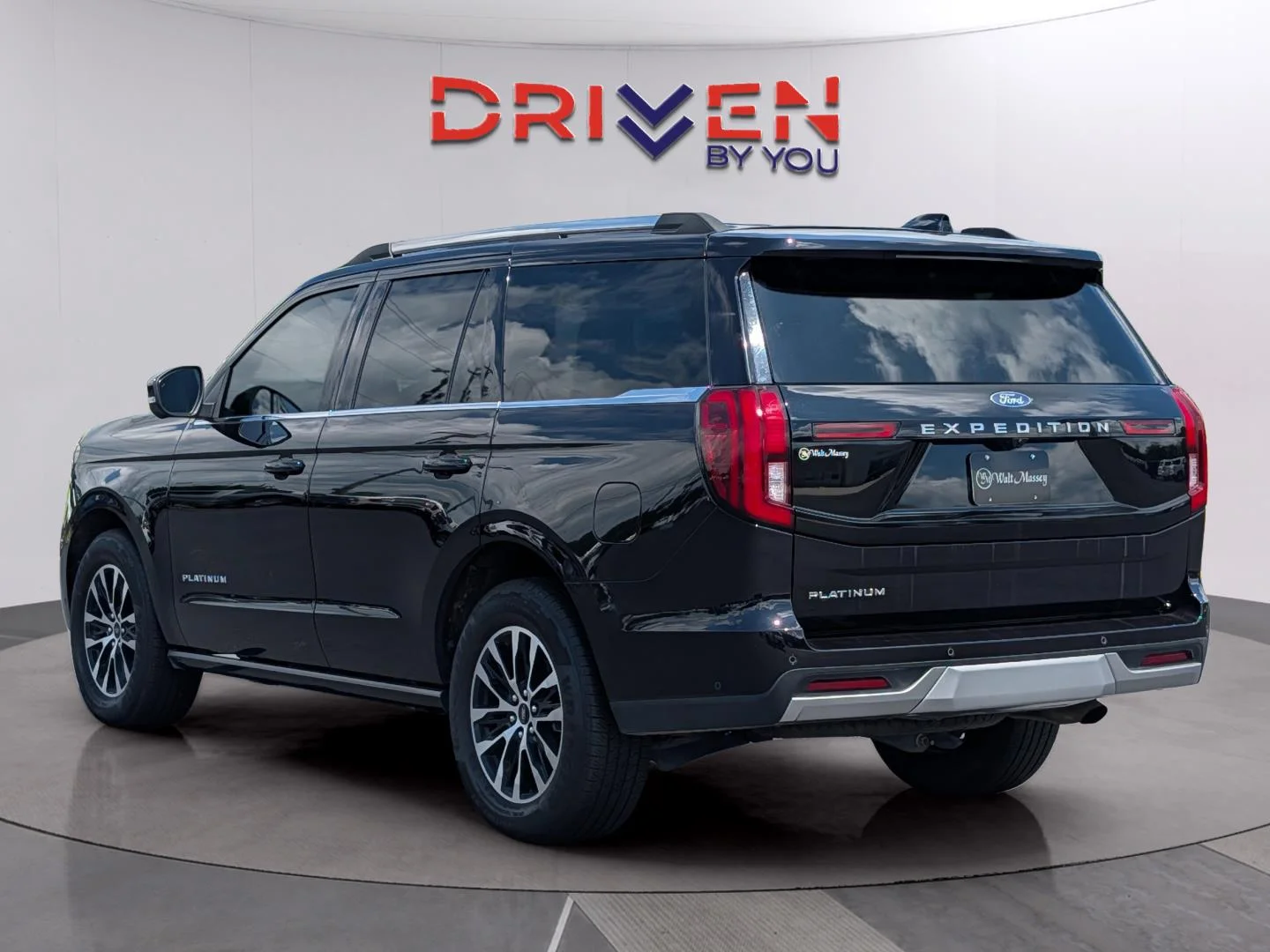 Used 2025 Agate Black Ford Platinum image 3