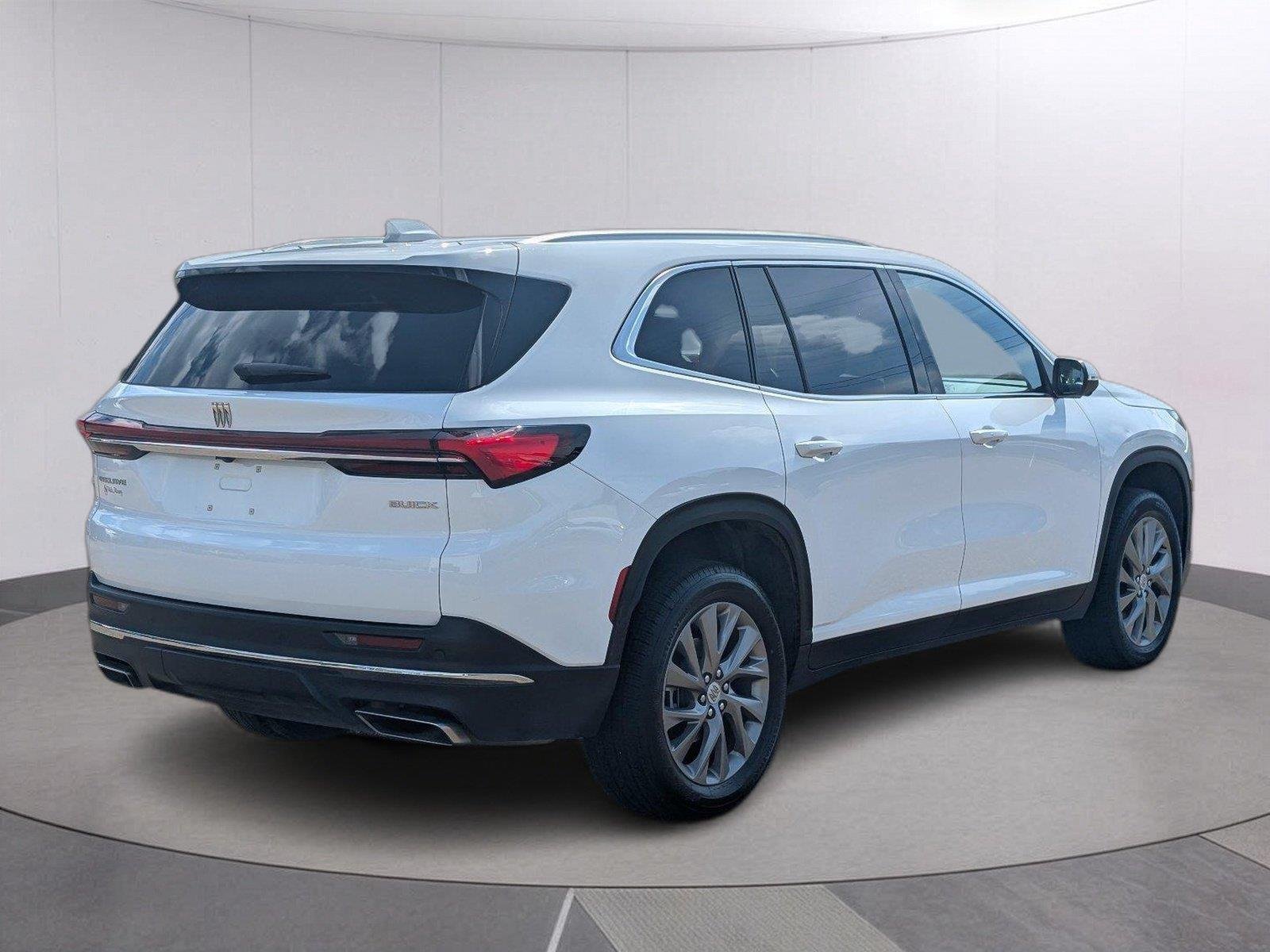 Used 2026 Summit White Buick Preferred image 5