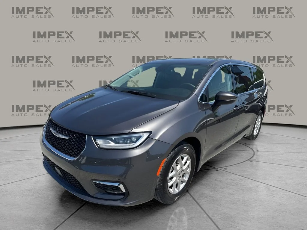 Used 2023 Gray Chrysler Touring L image 1