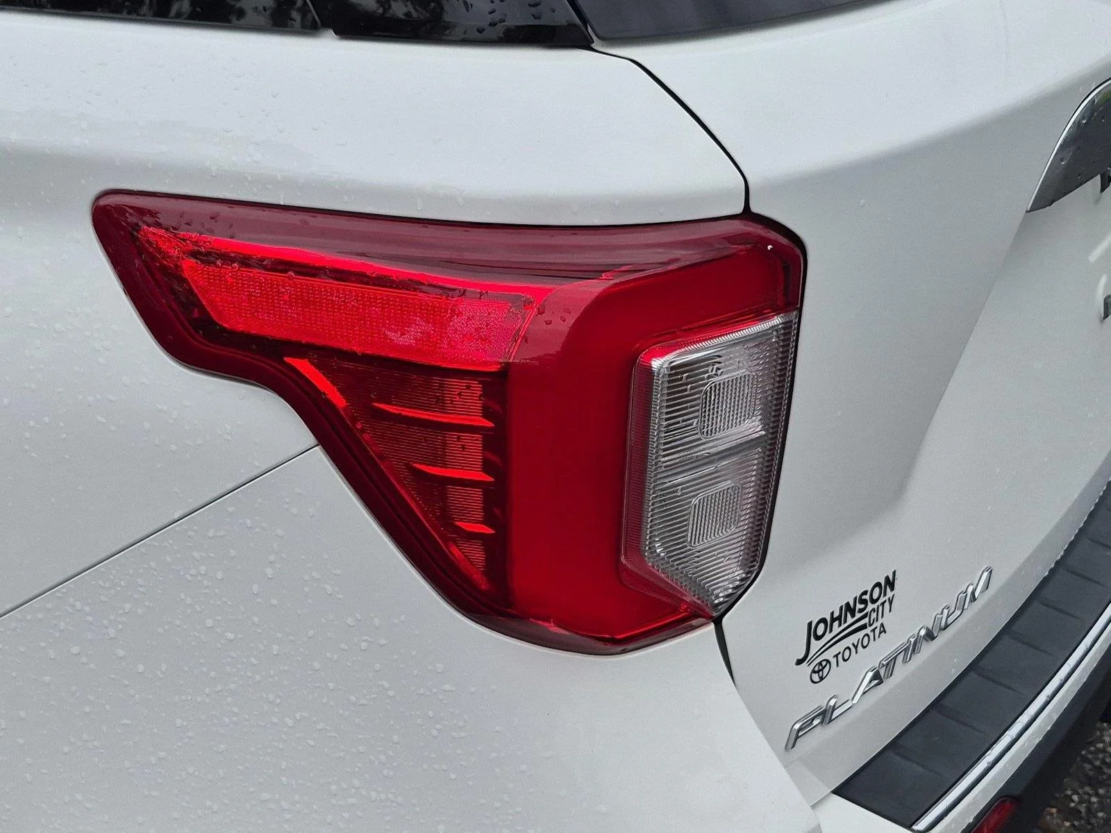 Used 2022 Star White Metallic Tri-Coat Ford Platinum image 12