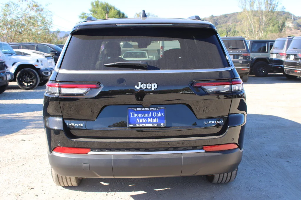 New 2027 High-Gloss Black Paint Jeep Limited image 5