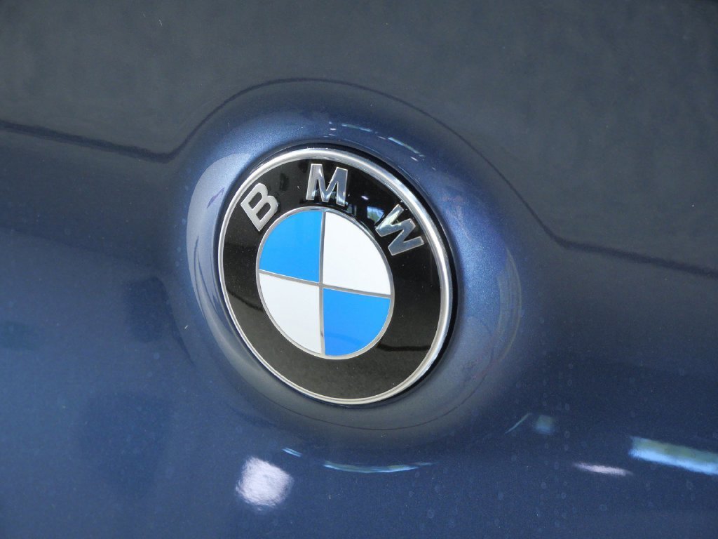 New 2026 Arctic Race Blue metallic BMW 30 xDrive image 11