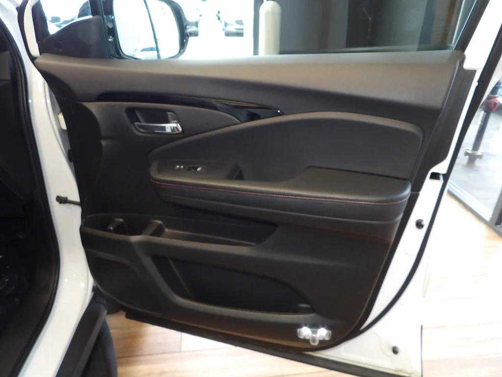 Used 2022 Platinum White Pearl Honda Black Edition image 15