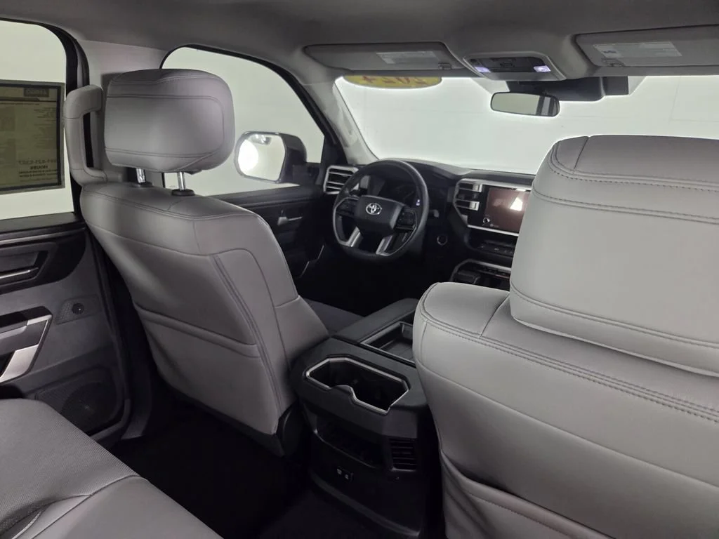 Used 2024 Ice Toyota SR5 image 30