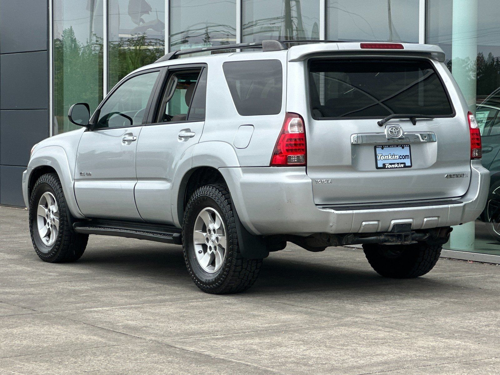 Used 2006 Titanium Metallic Toyota SR5 image 5
