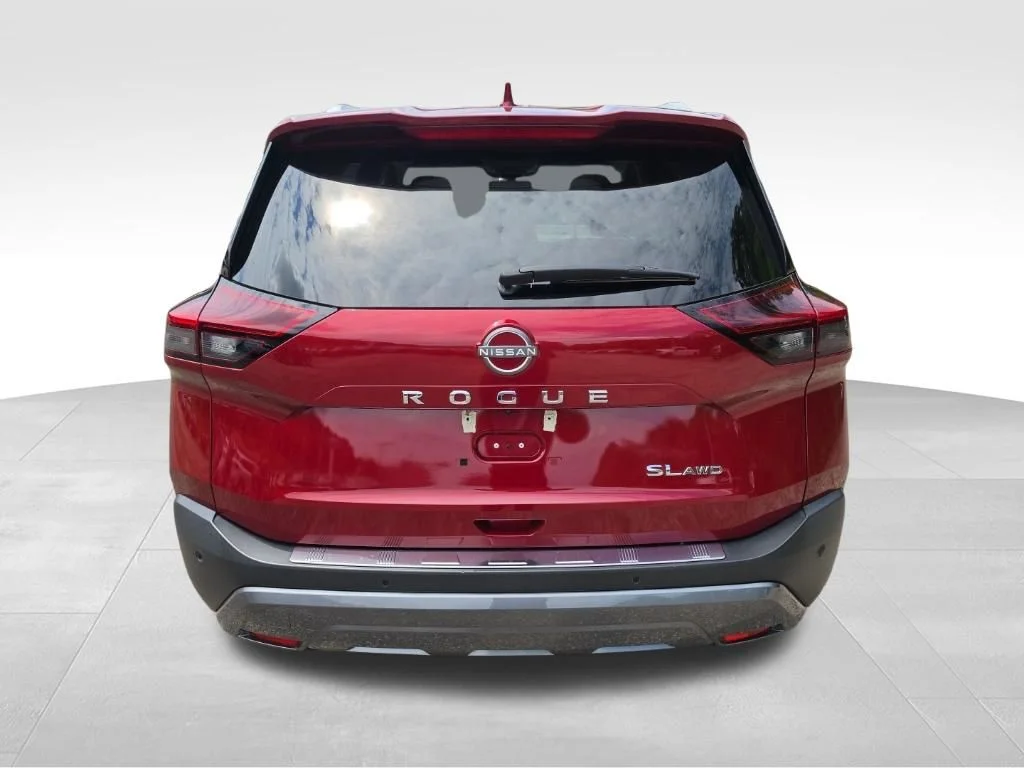 Used 2023 Red Nissan SL image 7