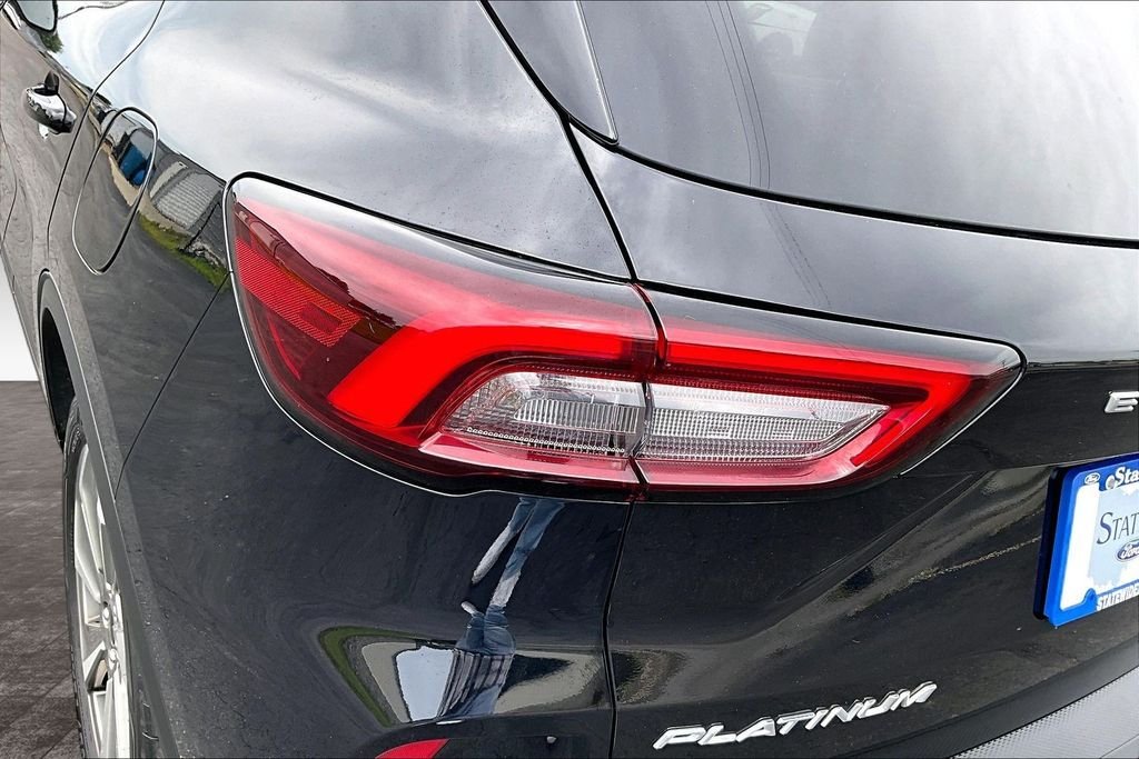 Used 2023 Black Metallic Ford Platinum image 31