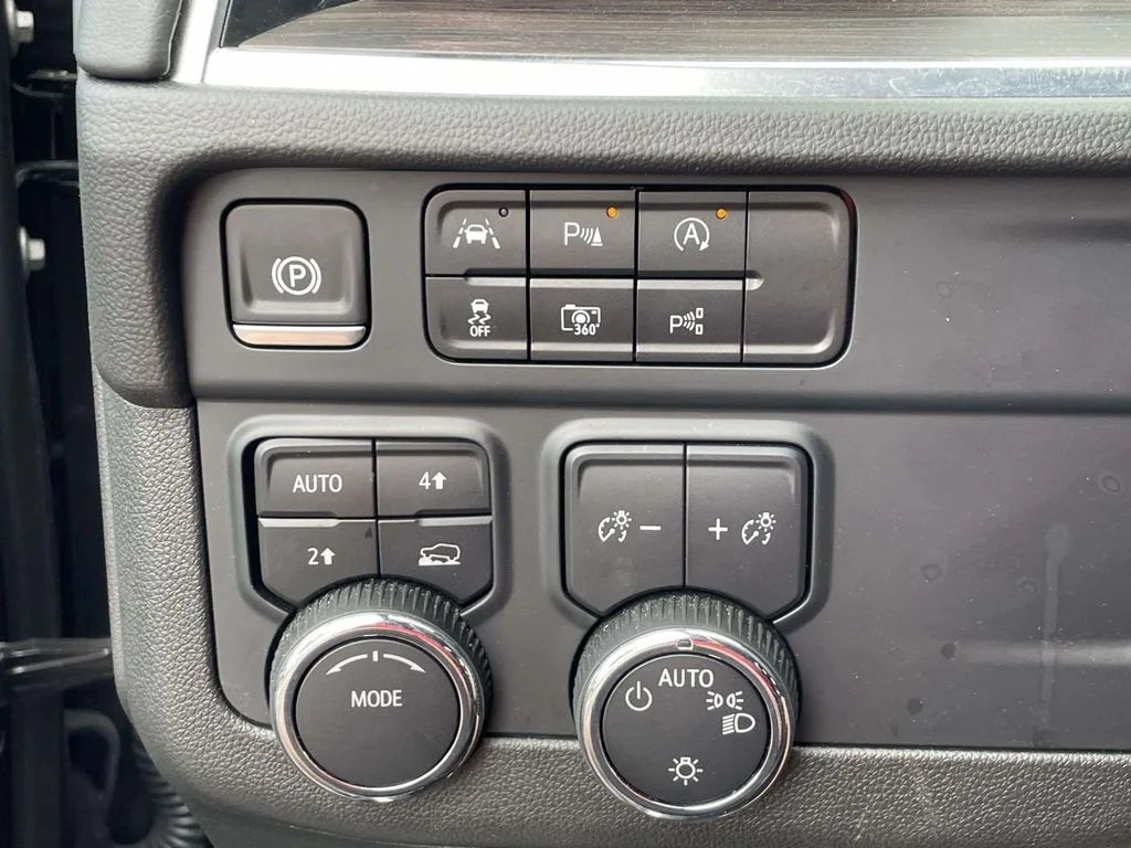 Used 2025 Black Chevrolet LT image 28