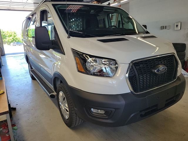 Used 2025 White Ford Base image 1