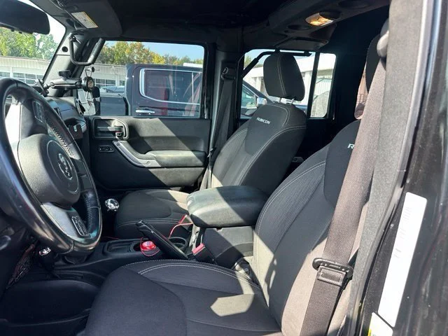 Used 2015 Black Jeep Unlimited Rubicon image 30
