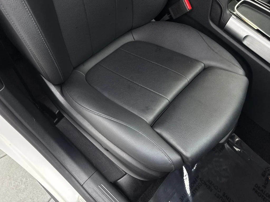 Used 2025 White Mercedes-Benz GLB 250 image 44