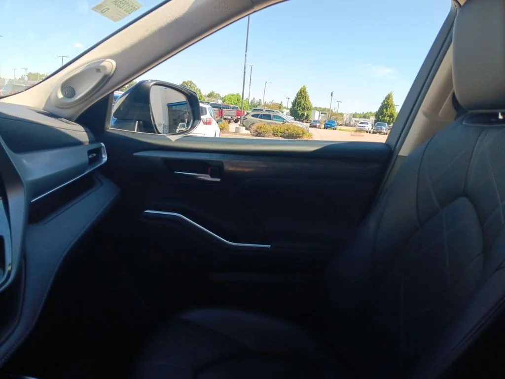 Used 2020 Blueprint Toyota Platinum image 27