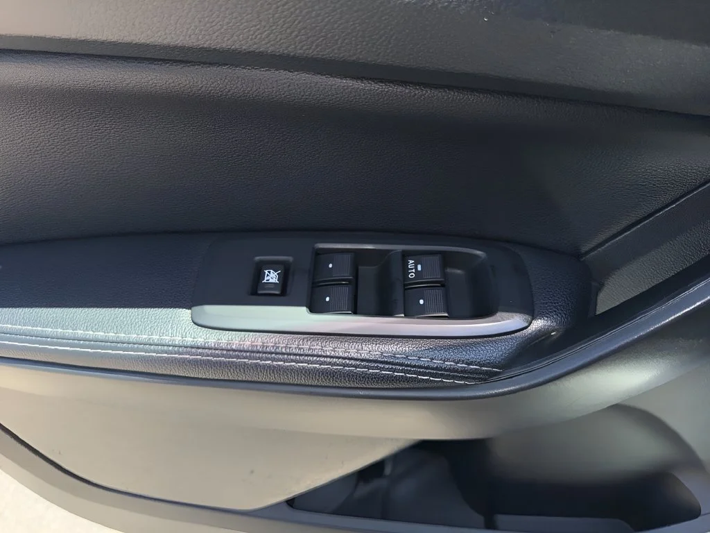 Used 2019  Ford XL image 22