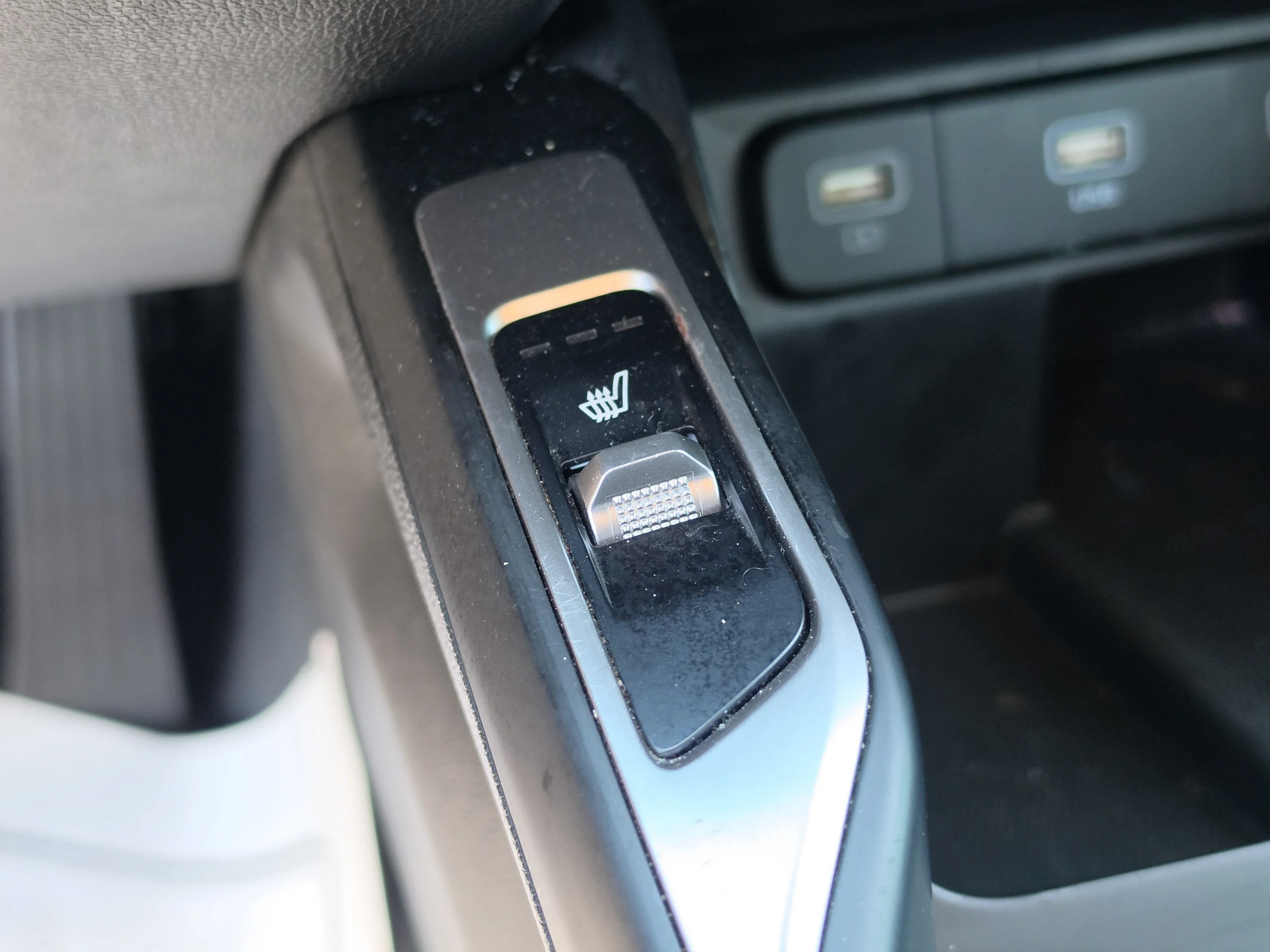 Used 2022 Sparkling Silver Kia X-Line S image 30
