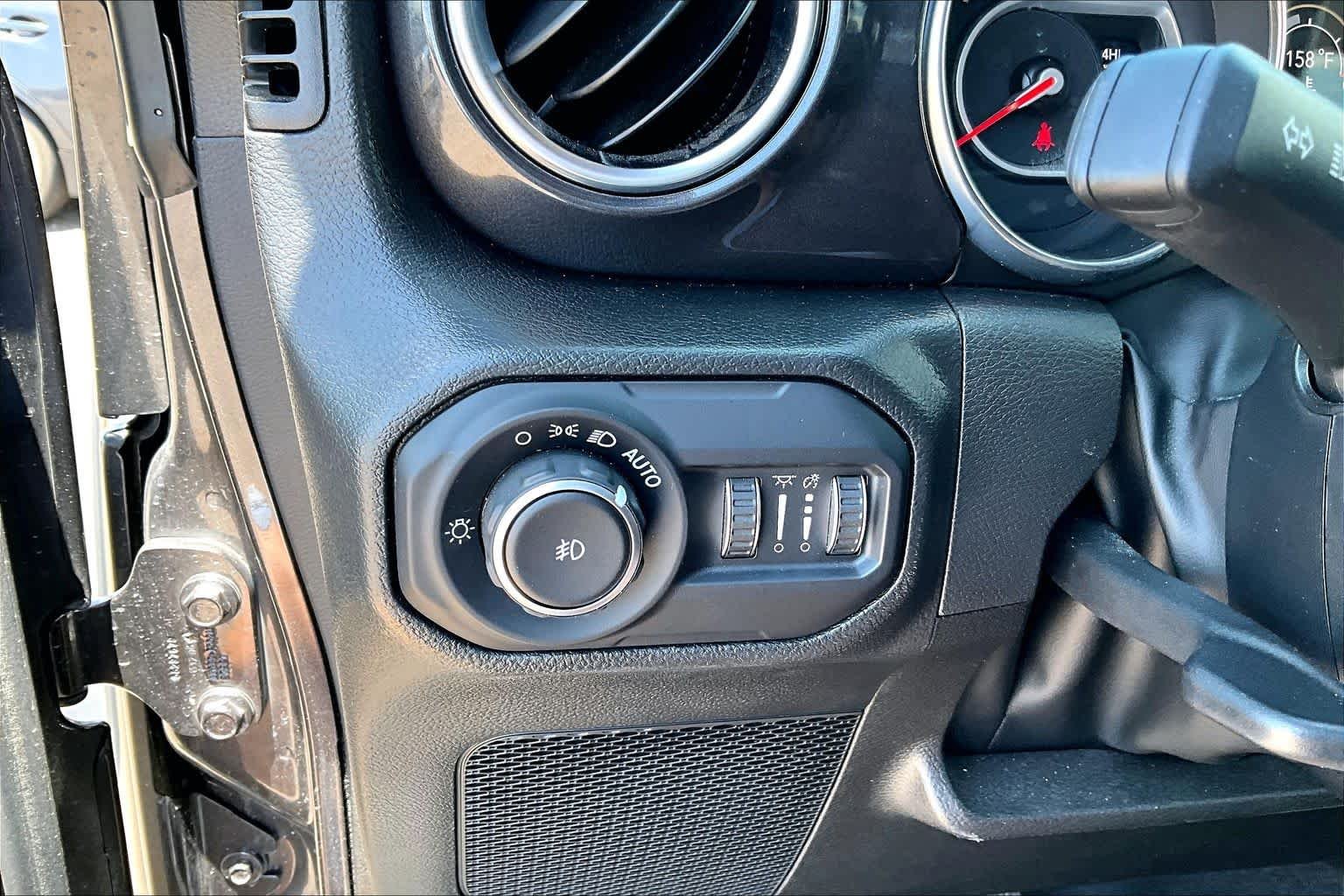Used 2022 Granite Crystal Metallic Clearcoat Jeep Unlimited Rubicon 392 image 30
