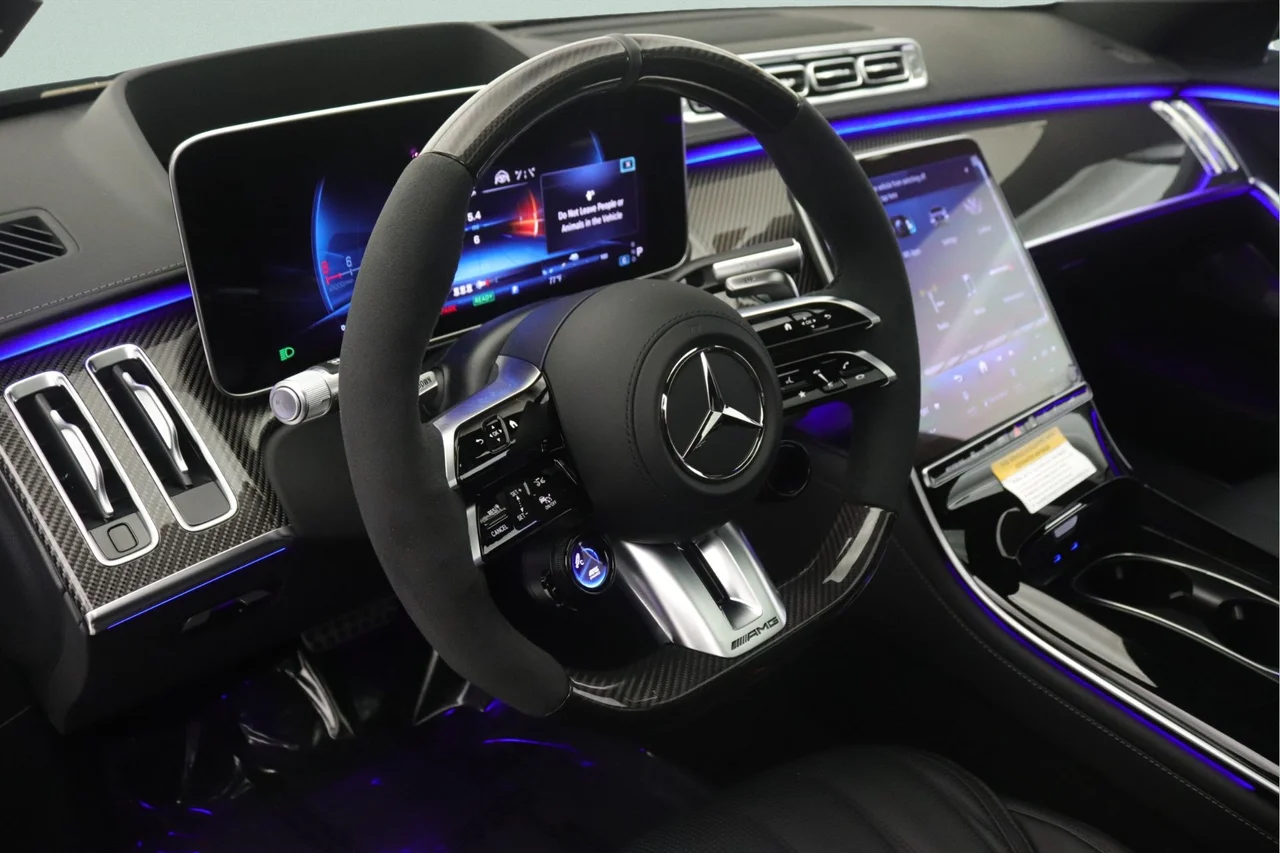 New 2026 Obsidian Black Metallic Mercedes-Benz S 63 E AMG® 4MATIC® image 4