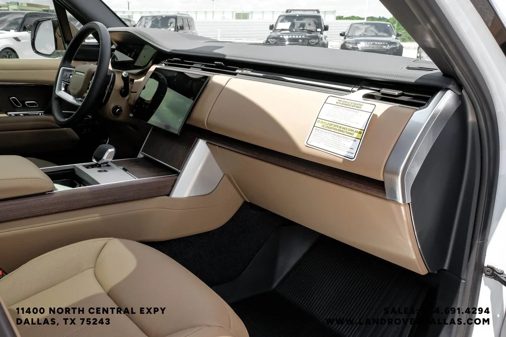 New 2026 Fuji White Land Rover SE image 14