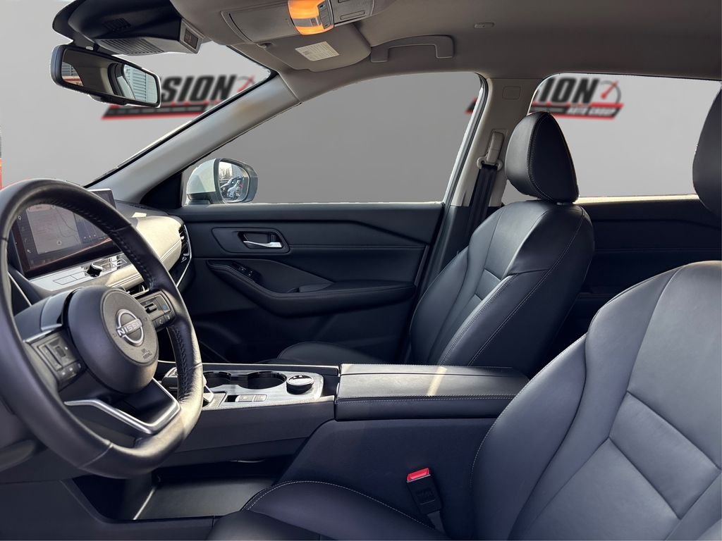 Used 2024 White Nissan SL image 9