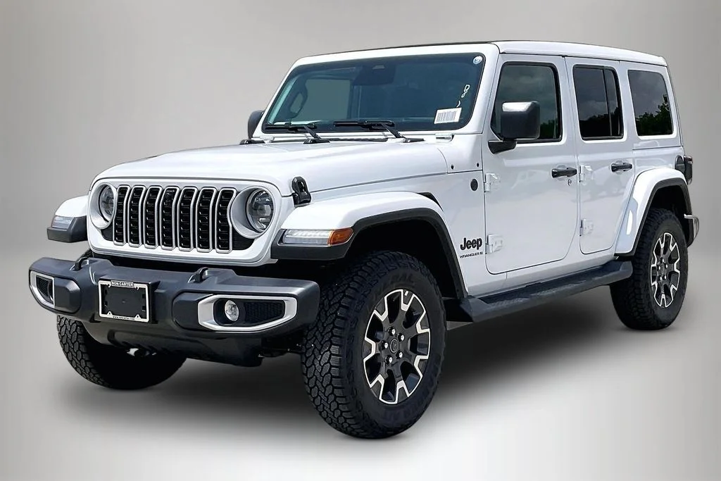 New 2026 Bright White Clear-Coat Exterior Paint Jeep Sahara image 2