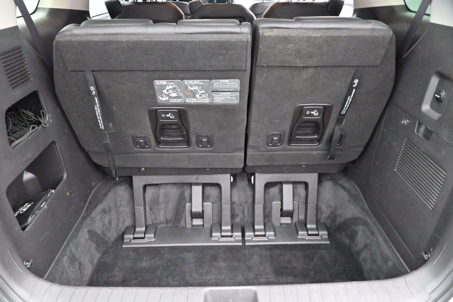Used 2022 Snow White Pearl Kia LXS image 9