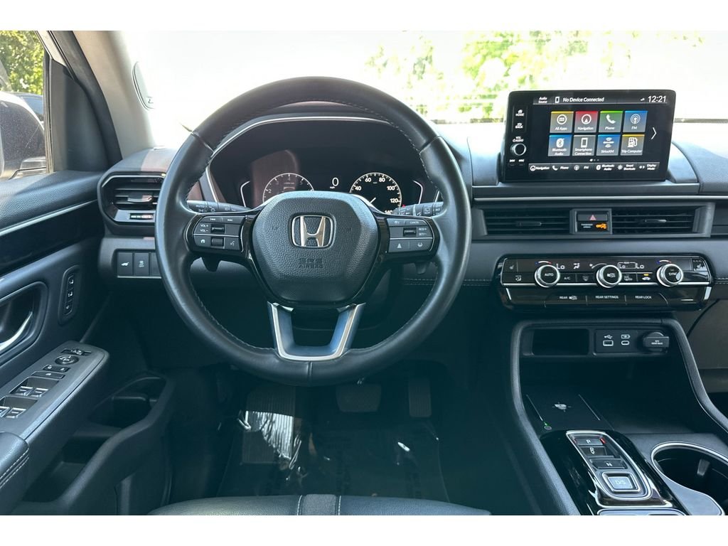 Used 2025 Platinum White Pearl Honda Touring image 16