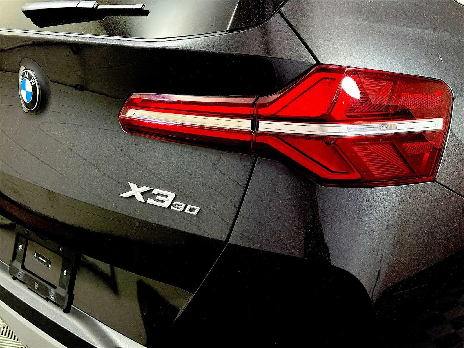 Used 2026 Dark Graphite Metallic BMW 30 xDrive image 27
