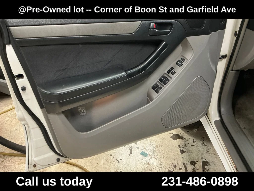 Used 2003  Toyota SR5 image 14