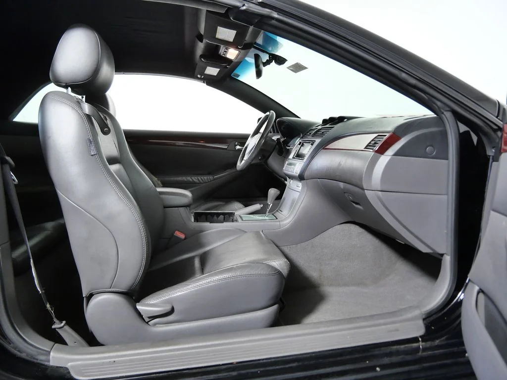 Used 2004 Black Toyota SLE image 13