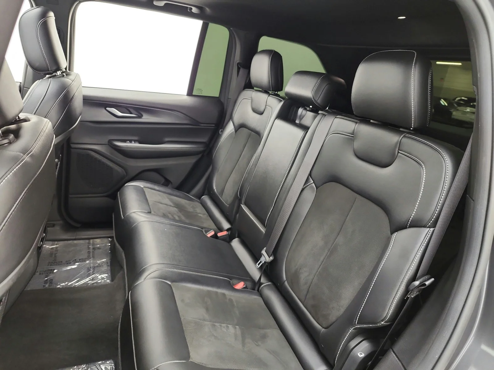 Used 2023 Baltic Gray Metallic Clearcoat Jeep Laredo X image 16