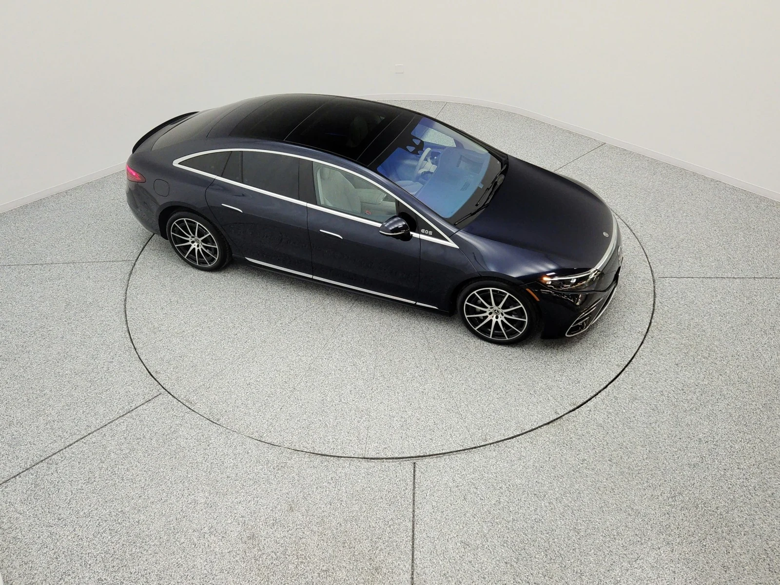 Used 2023 Nautical Blue Metallic Mercedes-Benz EQS 580 4MATIC® Sedan image 10