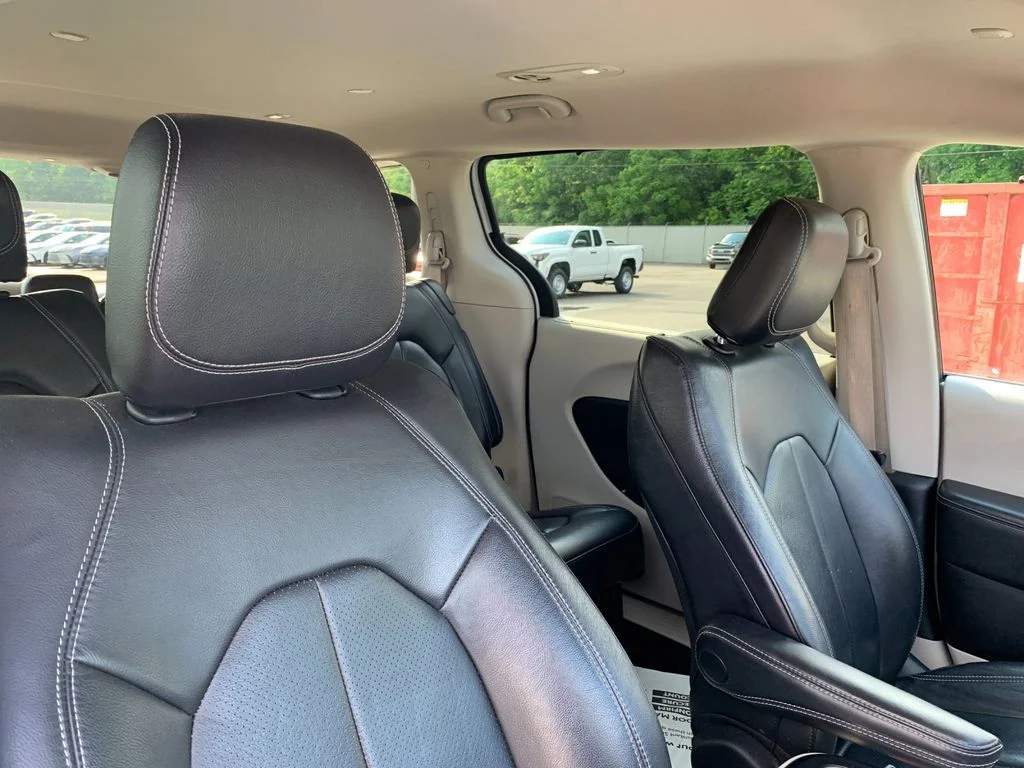 Used 2022 White Chrysler Touring L image 20
