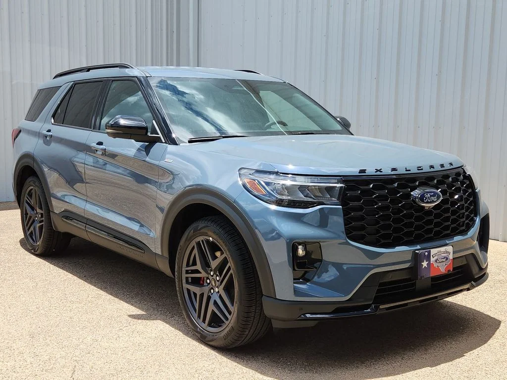 2026 Ford Explorer ST-LINE 4WD's photo