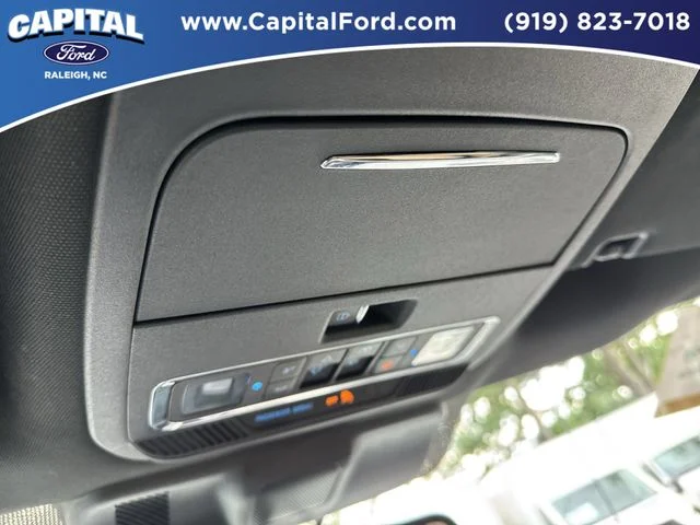 Used 2023 White Ford Lariat image 33