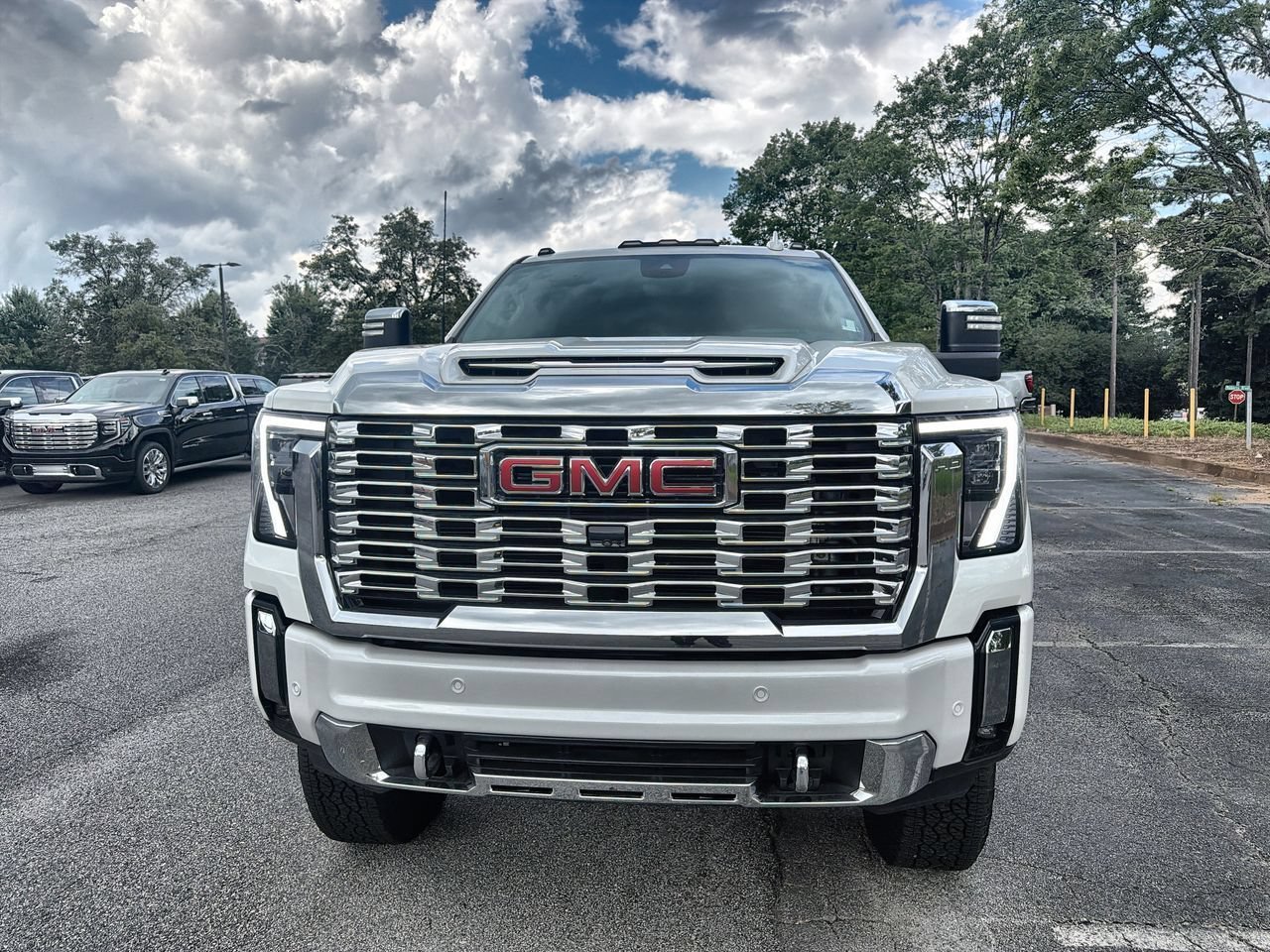 Used 2024 White Frost Tricoat GMC Denali image 3