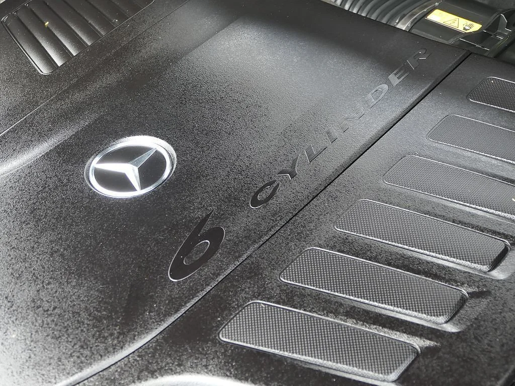 Used 2025 Black Mercedes-Benz GLS 450 image 28