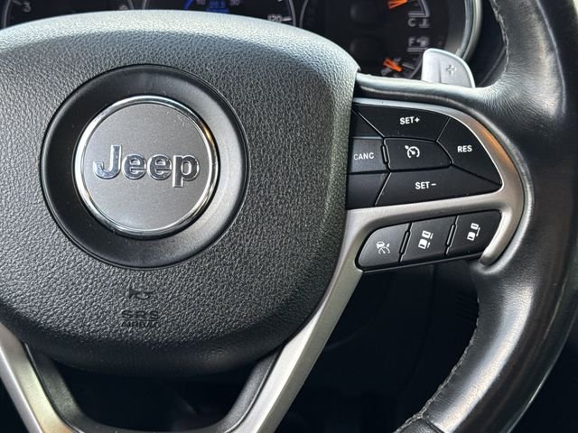 Used 2018 Gray Jeep Overland image 17