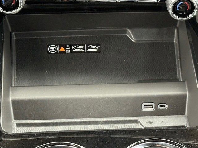 2025 Chevrolet Suburban Premier - Photo 24