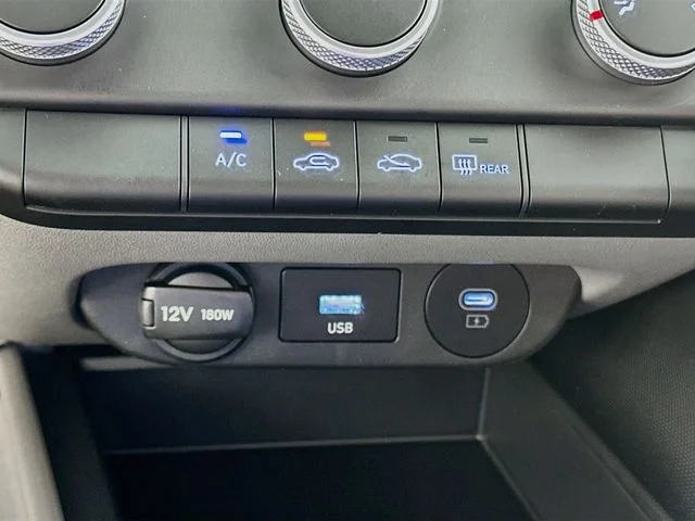 New 2026 Hyundai ELANTRA SE