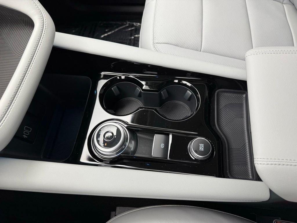 New 2026 Agate Black Metallic Ford Platinum™ image 55