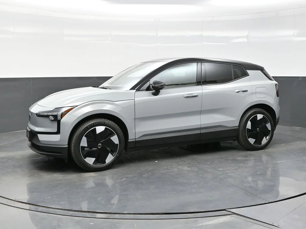 New 2026 Vapour Grey Volvo Twin Motor Performance Plus image 3