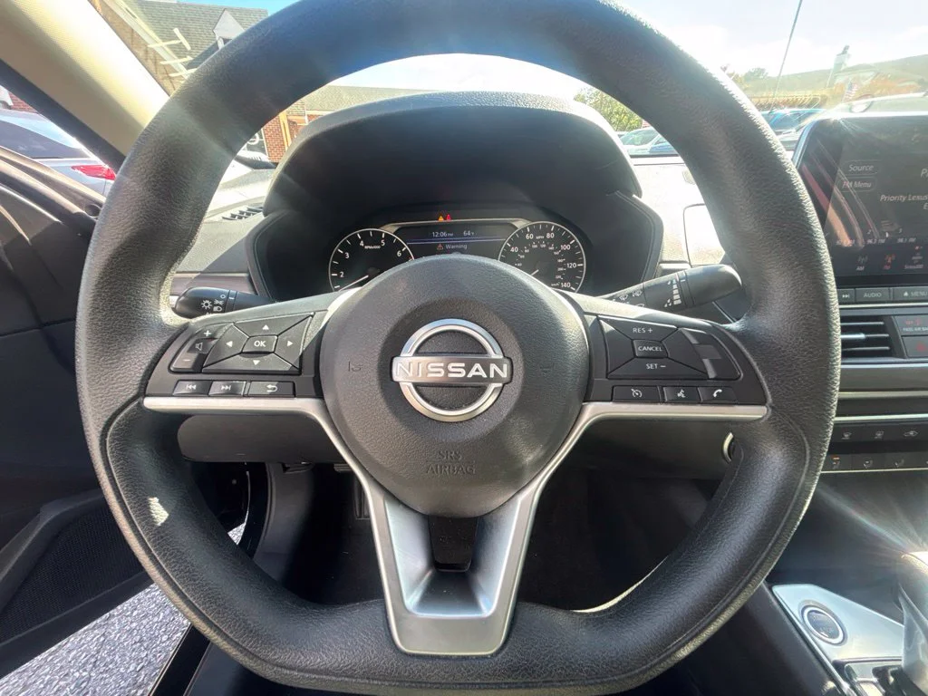 Used 2025 Black Nissan 2.5 SV image 26