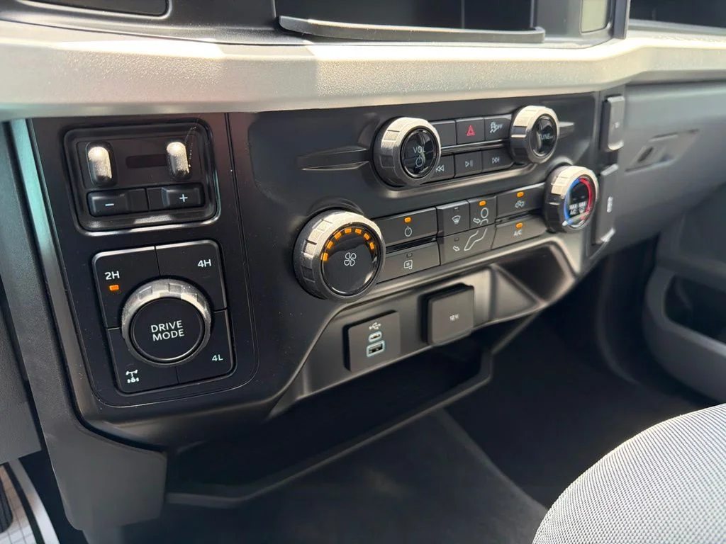 New 2026 Oxford White Ford F-250® XL image 21