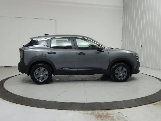 New 2027 Gray Nissan S image 9