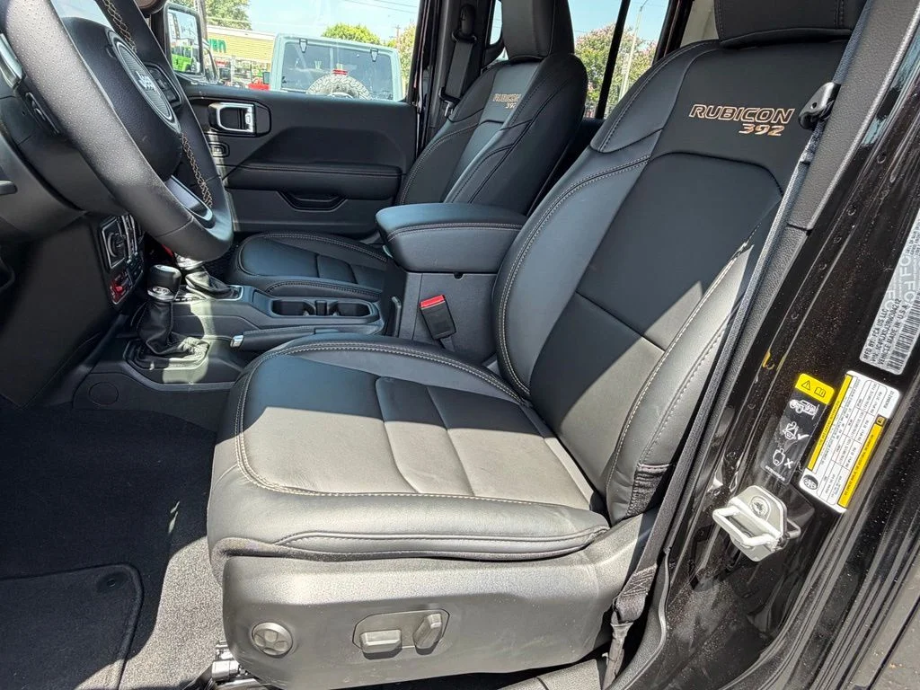New 2024 Black Clear-Coat Exterior Paint Jeep Rubicon 392 image 22