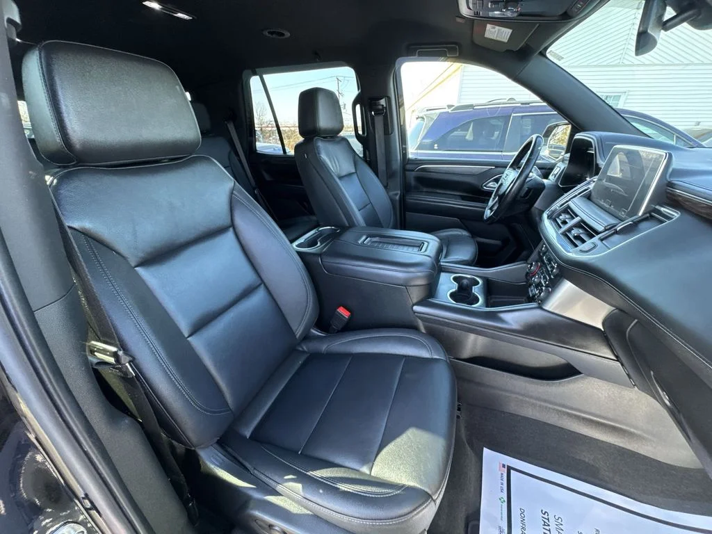 Used 2022 Black Chevrolet Z71 image 25