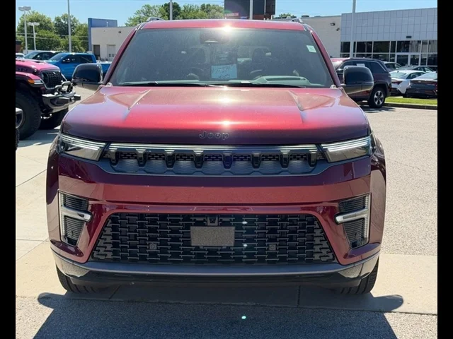 New 2026 Velvet Red Pearl-Coat Exterior Paint Jeep Limited Reserve image 2