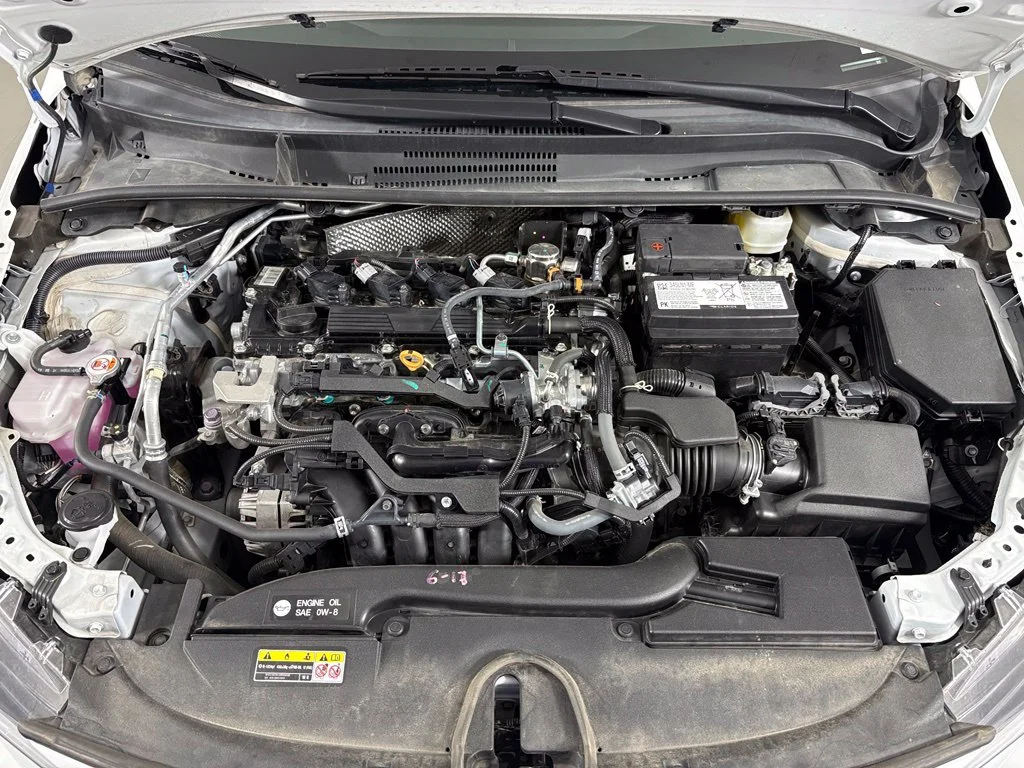 Used 2025 White Toyota LE image 38