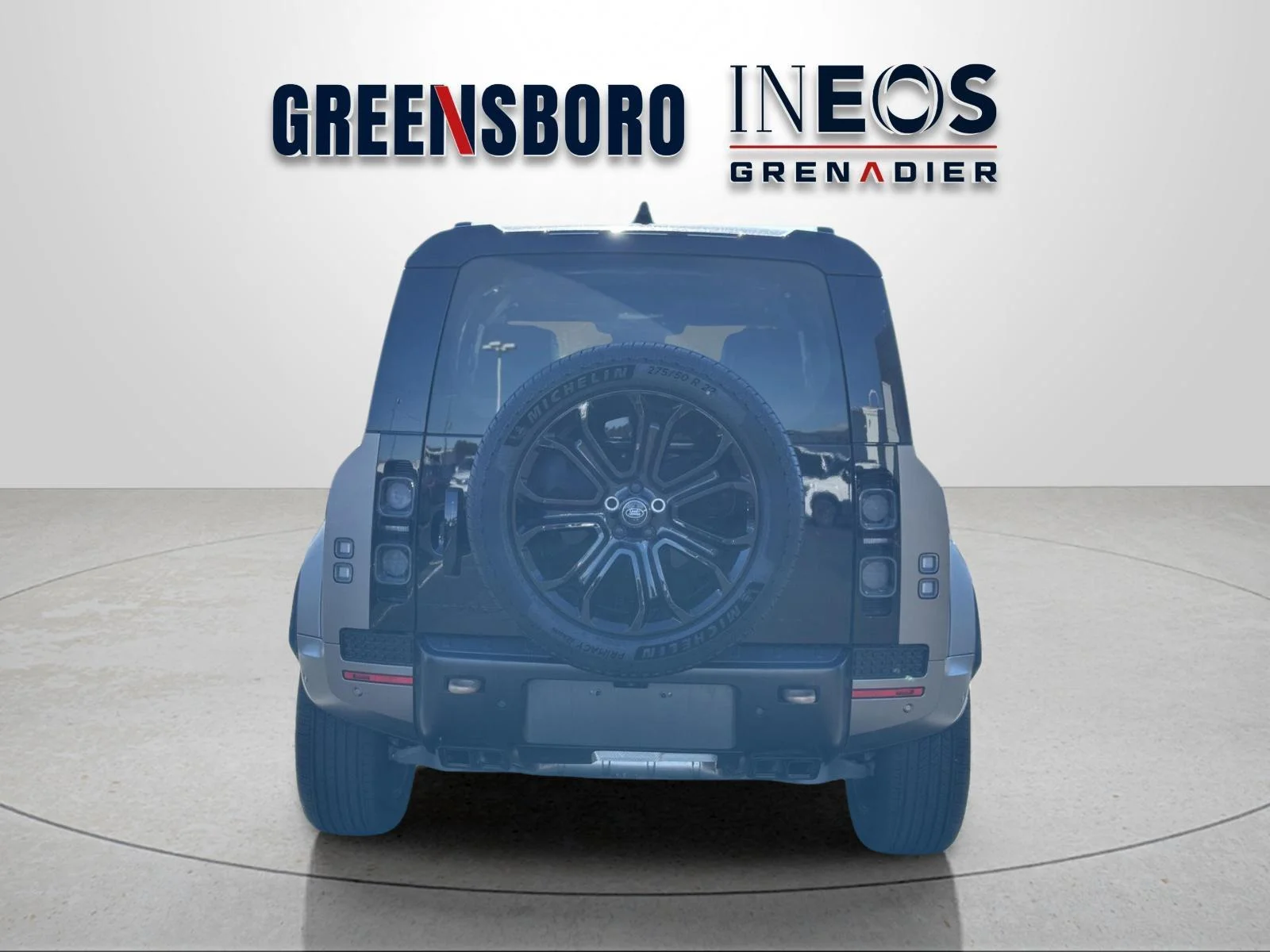 Used 2025 Petra Copper Premium Metallic Land Rover OCTA Edition One image 4